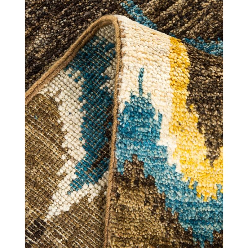 Overton Hand Knotted Wool Vintage Inspired Modern Contemporary Modern Green Area Rug - 4' 0" x 6' 1"