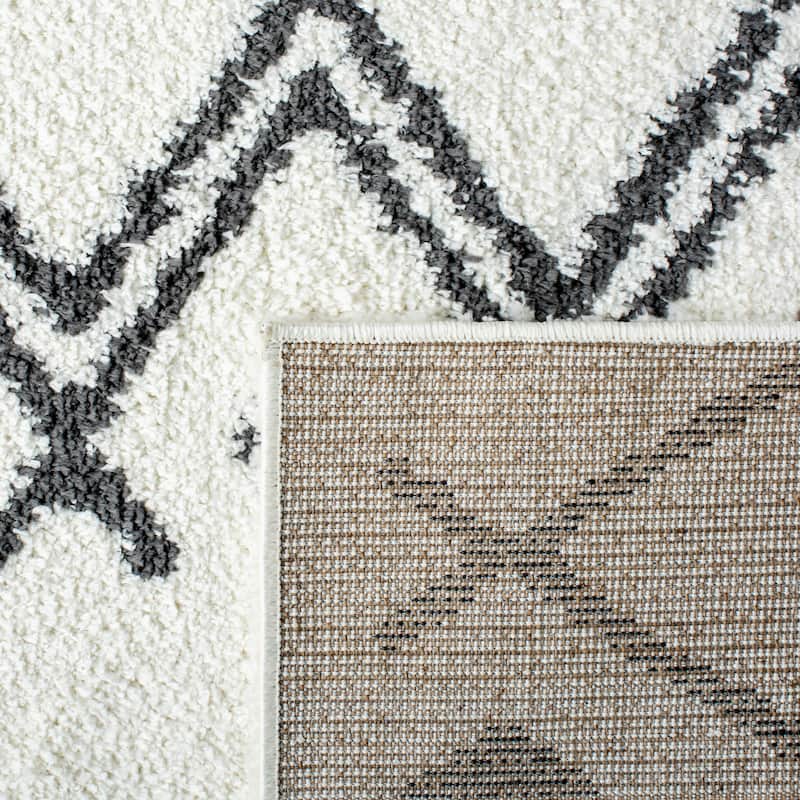 SAFAVIEH Berber Shag Jakolien Light Grey/Cream Rug - 8' x 10'