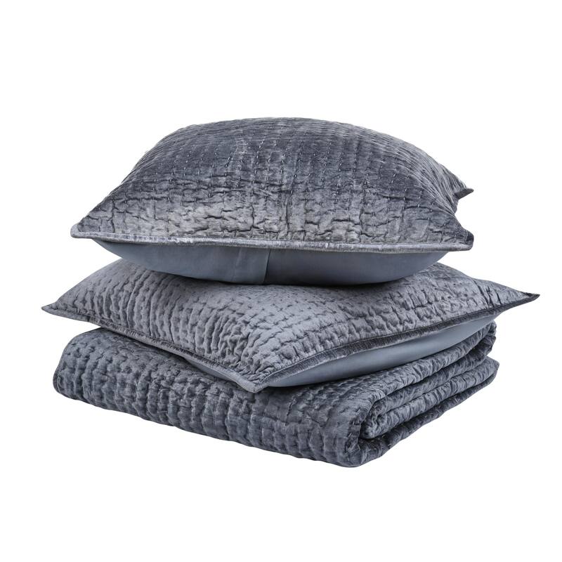 Dimitry 100% Rayon Velvet Quilt by Kosas Home
