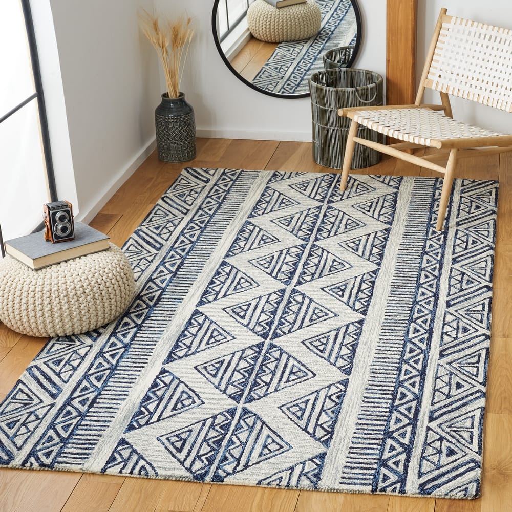 SAFAVIEH Handmade Metro Andreina Boho Tribal Wool Rug