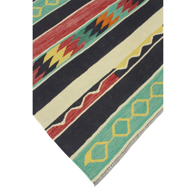 Flatweave Raedpath Black/Ivory Rug - 5'8" x 8'3"