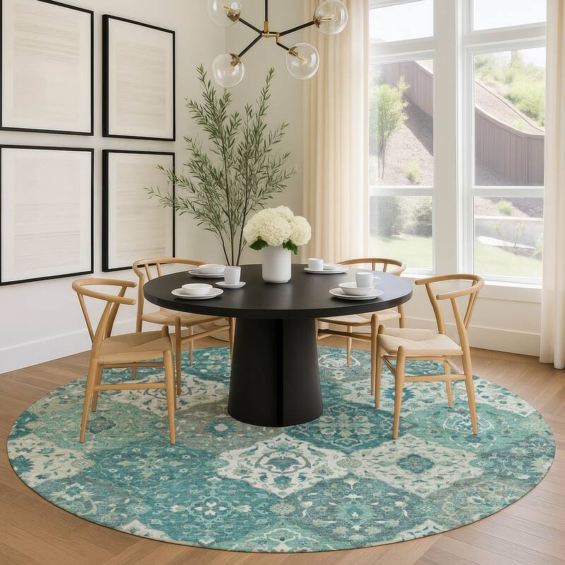 Machine Washable Indoor/ Outdoor Traditional Panel Chantille Rug