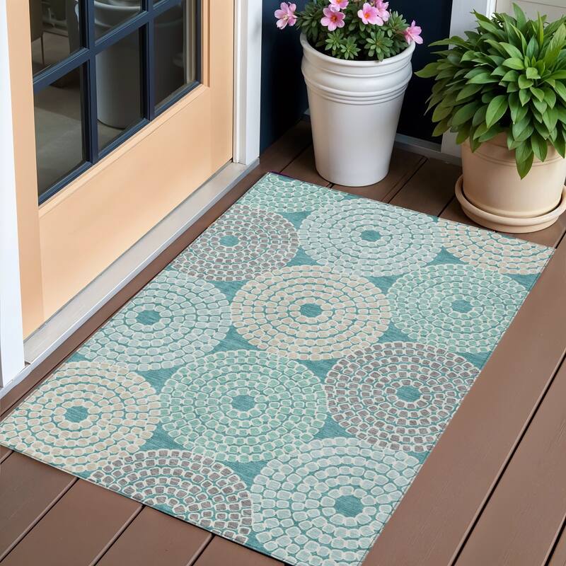 HomeRoots Geometric Transitional Rectangle Outdoor Rug - 3' x 5'