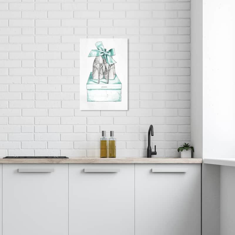Wynwood Studio Canvas Fashion and Glam Mint Romantic Pair Green and Mint Green Modern & Contemporary Wall Art Canvas Print - 24 x 16