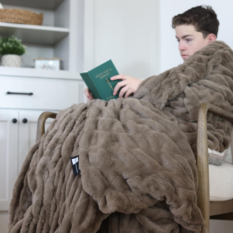 Minky Designs Luxuriously Soft Chic Minky Faux Fur Blankets