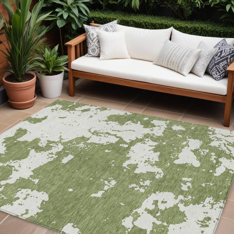 HomeRoots Abstract Transitional Rectangle Outdoor Rug - 10' X 14'