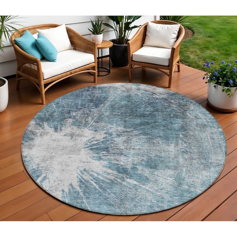 HomeRoots Abstract Transitional Rectangle Outdoor Rug - 8' Round