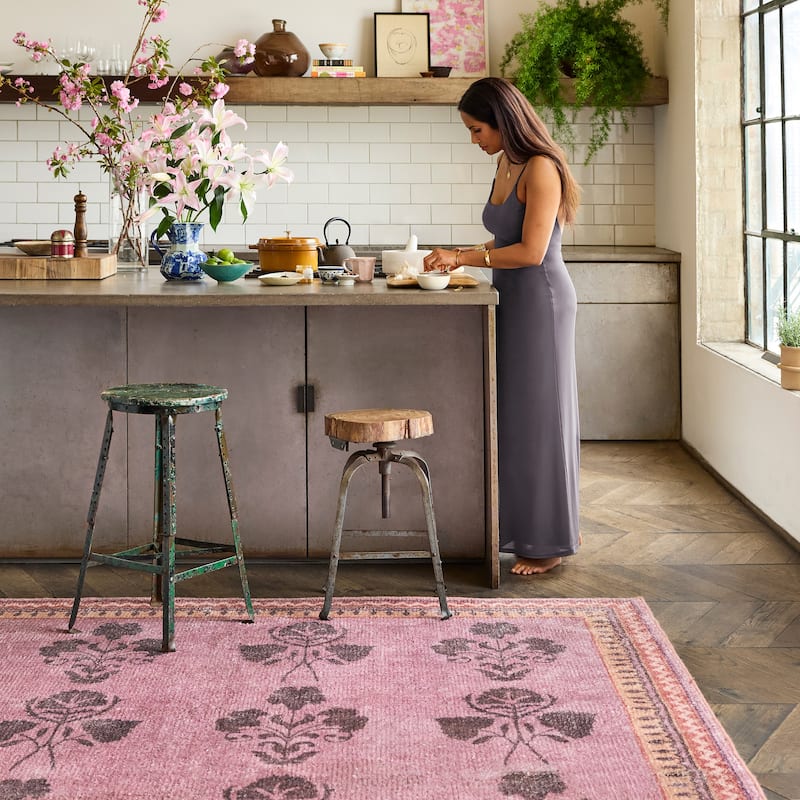 Padma Lakshmi Floris Hand-Tufted Floral Wool-Blend Rug - 7'6" x 9'6" - Pink