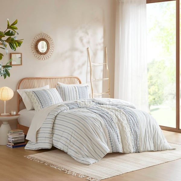 INK+IVY Imani Cotton Printed Comforter Set with Chenille - White/Navy - Queen