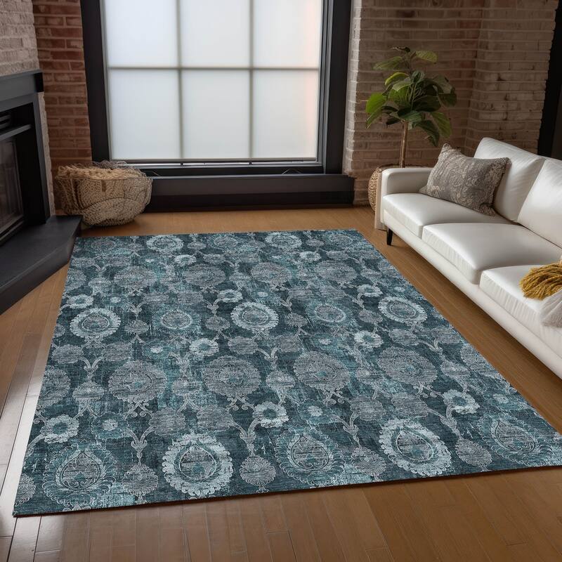Machine Washable Indoor/ Outdoor Chantille Casual Floral Rug