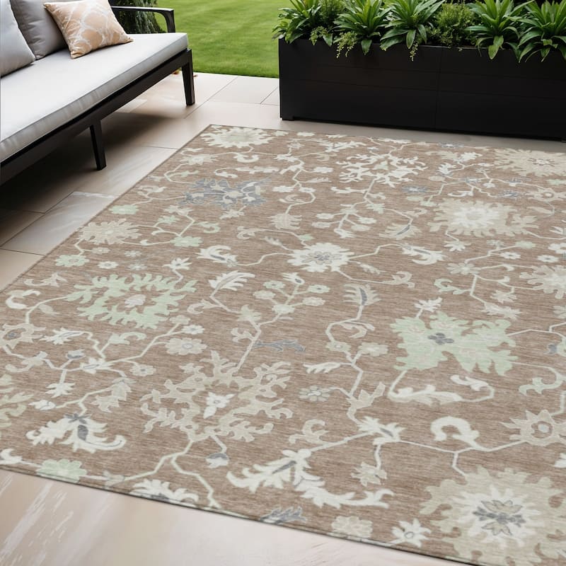 HomeRoots Floral Transitional Rectangle Outdoor Rug - 5' X 8'
