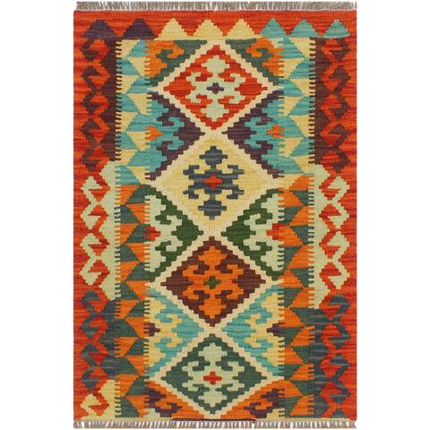 Boho Chic Turkish Kilim Ming Hand-Woven Area Rug - 2'1" x 2'8"