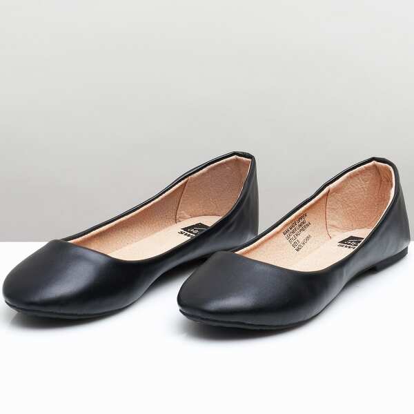 round toe leather flats