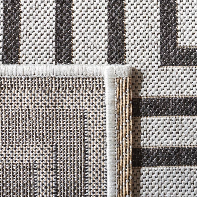 SAFAVIEH Beach House Indoor/ Outdoor Waterproof Patio Backyard Rug