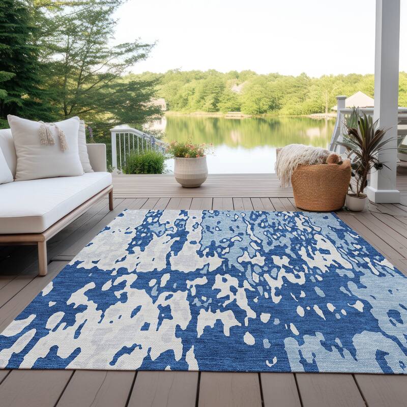 Machine Washable Indoor/ Outdoor Abstract Contemporary Chantille Rug