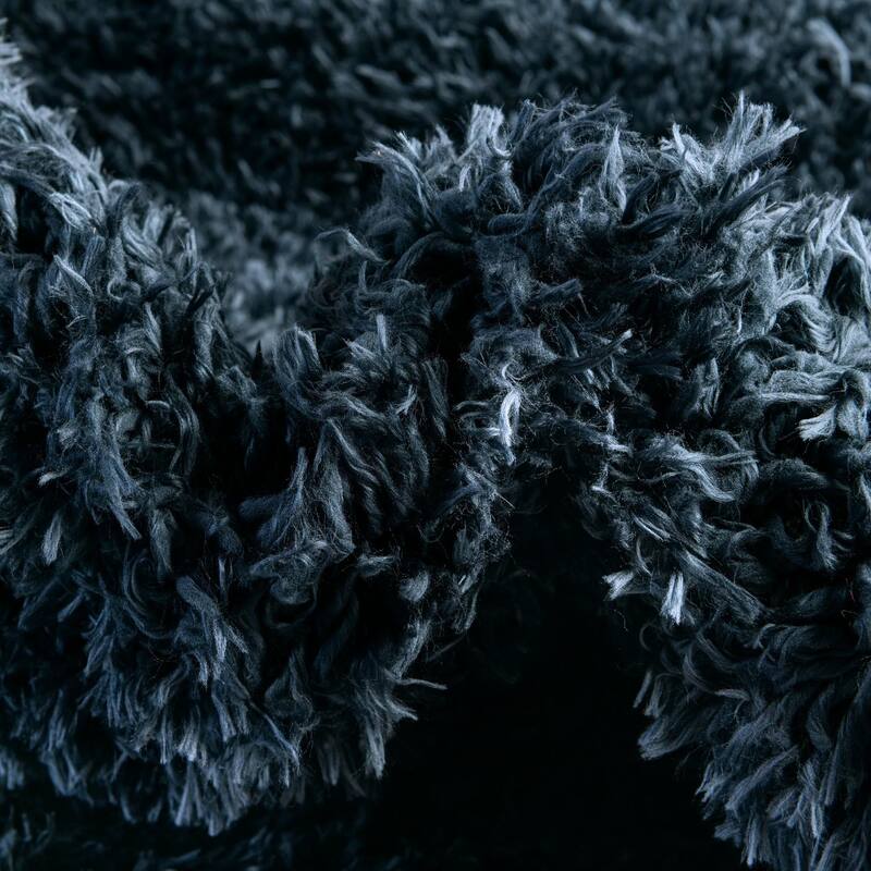 Shag Arum Shag Collection Area Rug