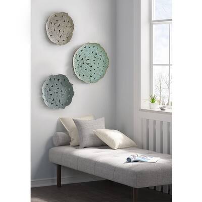 Textured Feather Cutout 3-Piece Metal Disc Wall Decor Set with Hook Rings