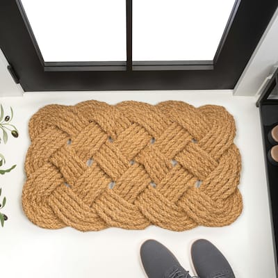 Maeve Classic Coastal Scalloped Basketweave Coir Indoor/Outdoor DoorMat