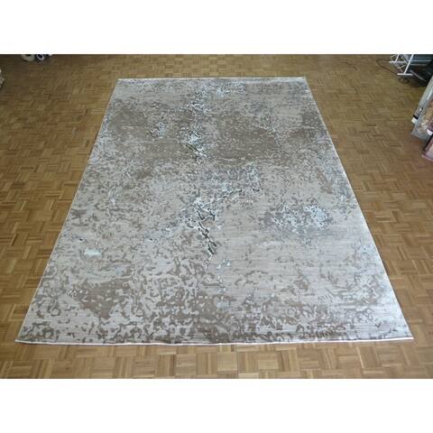 Hand Knotted Gray Modern with Bamboo Silk Oriental Rug (10'1" x 14'1") - 10'1" x 14'1"