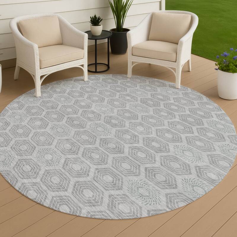 Machine Washable Indoor/ Outdoor Modern Hugoton Chantille Rug - Silver - 8' x 8'