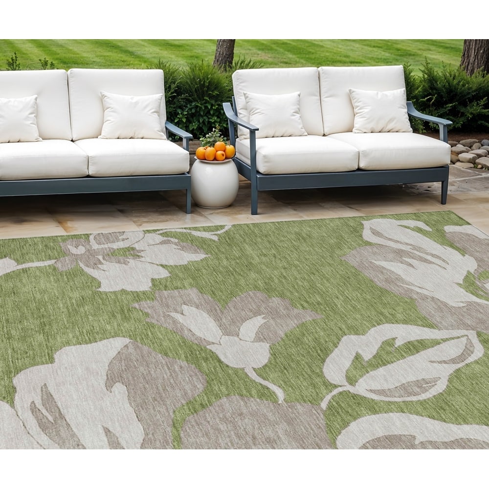 HomeRoots Floral Transitional Rectangle Outdoor Rug