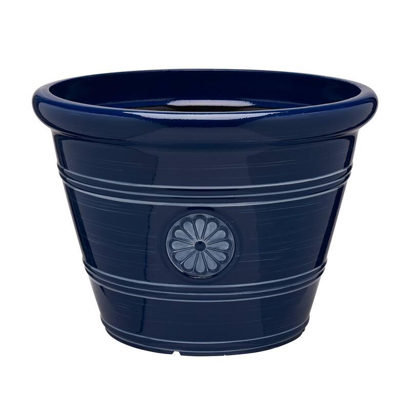 Southern Patio Modesto Handcrafted Composite Planter