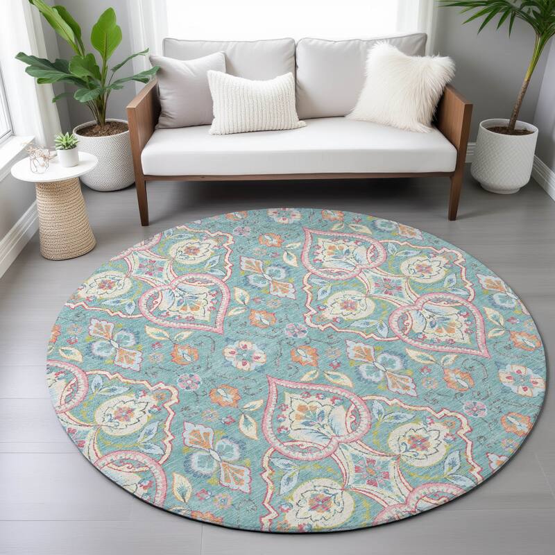 Machine Washable Indoor/Outdoor Traditional Spades Chantille Rug
