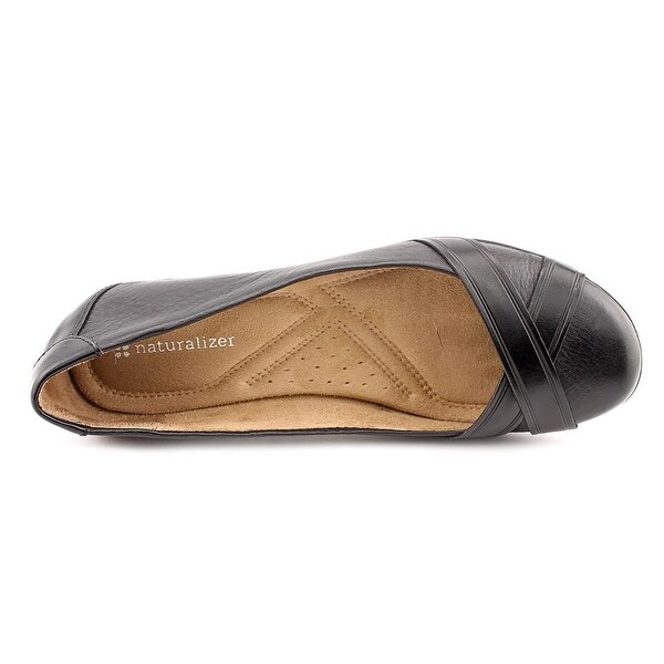 naturalizer women's flats