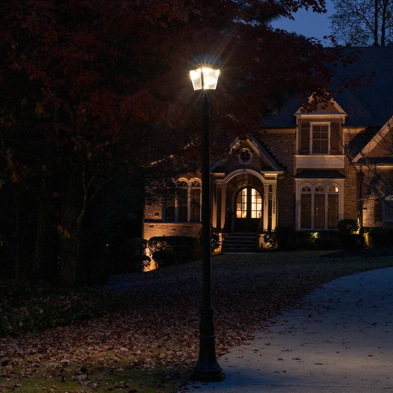 Gama Sonic Imperial III 1-Light Commercial Solar Post Light w/ 2 Color