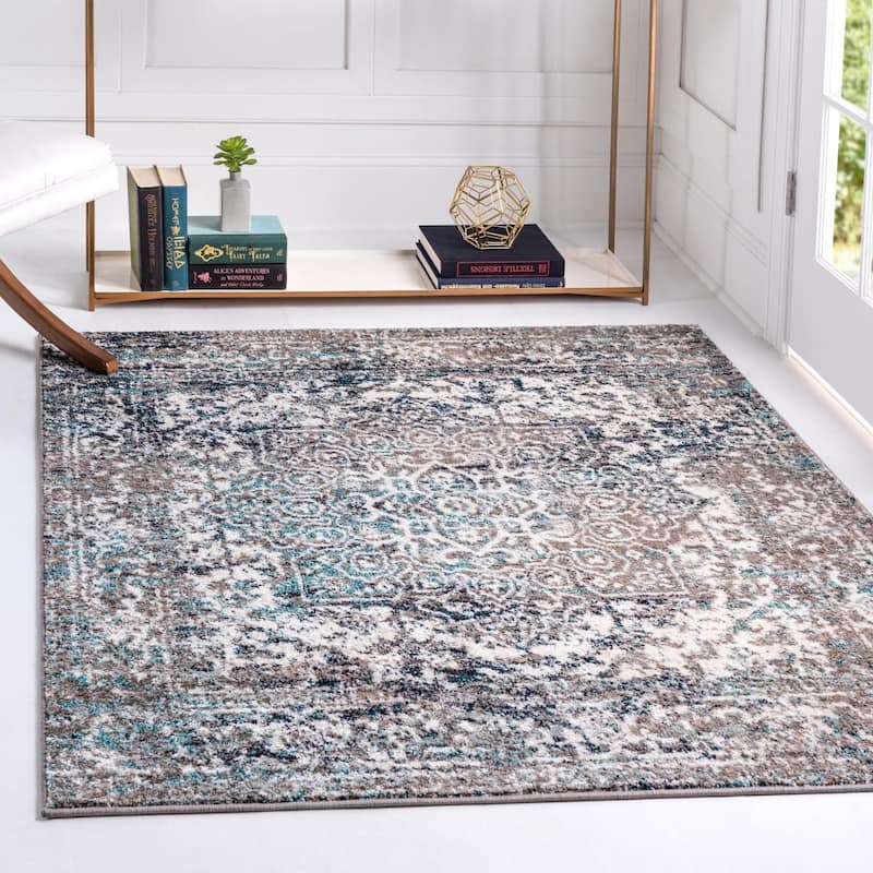 Traditional Brenda Collection Area Rug - Gray - 7'10" Square
