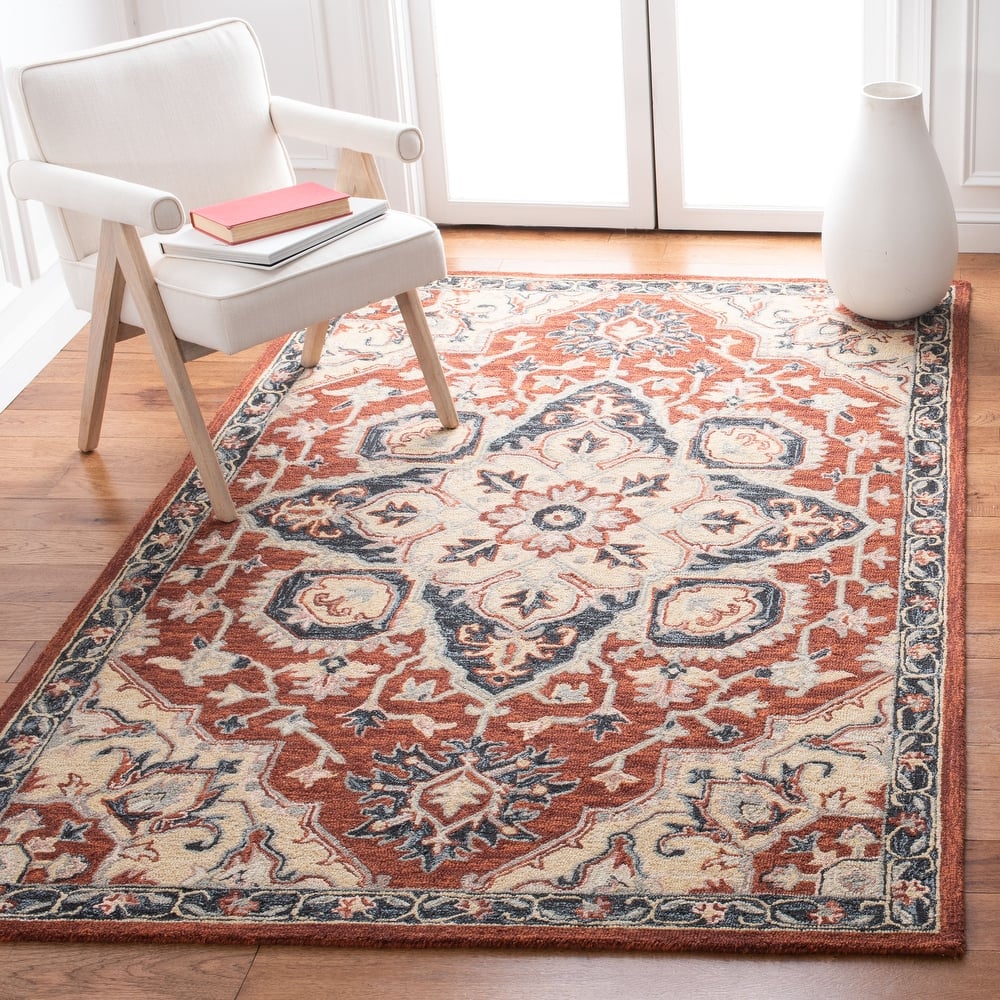 SAFAVIEH Handmade Heritage Marjanca Traditional Wool Rug
