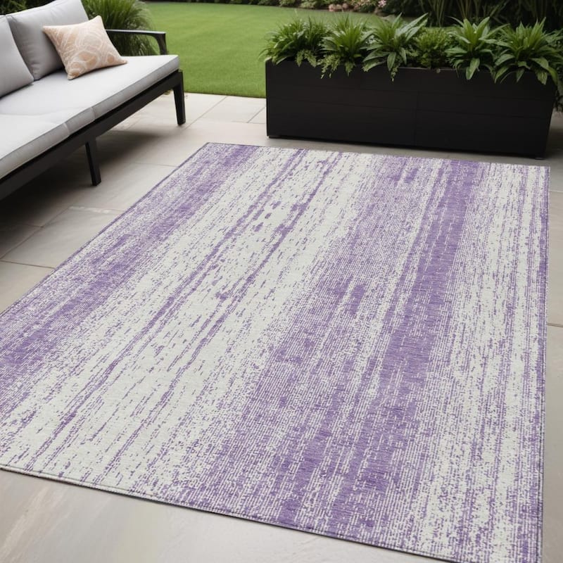 HomeRoots Striped Transitional Rectangle Outdoor Rug - 5' X 8'