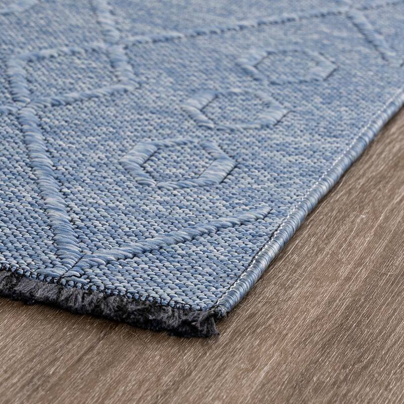 Alameda Solid Color Geometric Machine Washable Indoor Area Rug