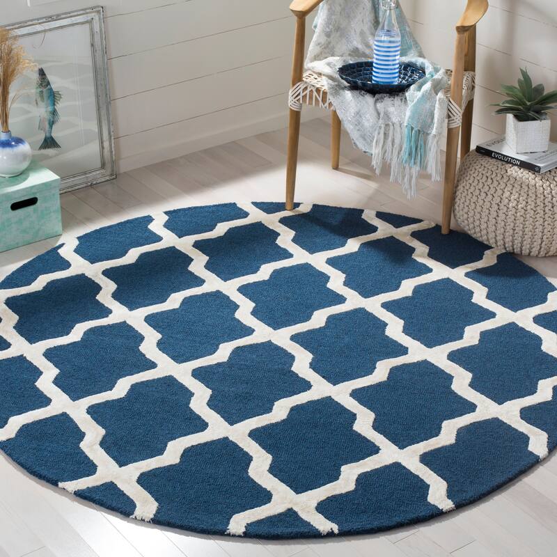 SAFAVIEH Handmade Cambridge Zavastiea Modern Wool Rug - 6' Round - Navy/Ivory