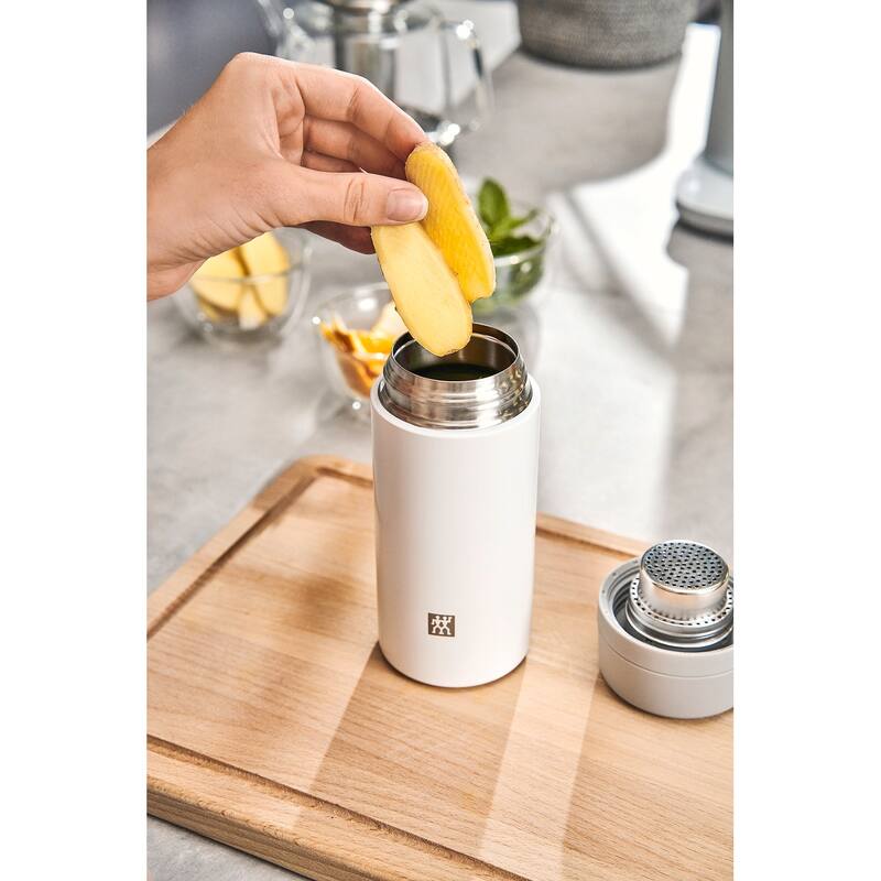 ZWILLING Thermo 14.2 oz Tea & Fruit Infuser Bottle - 14.2-oz