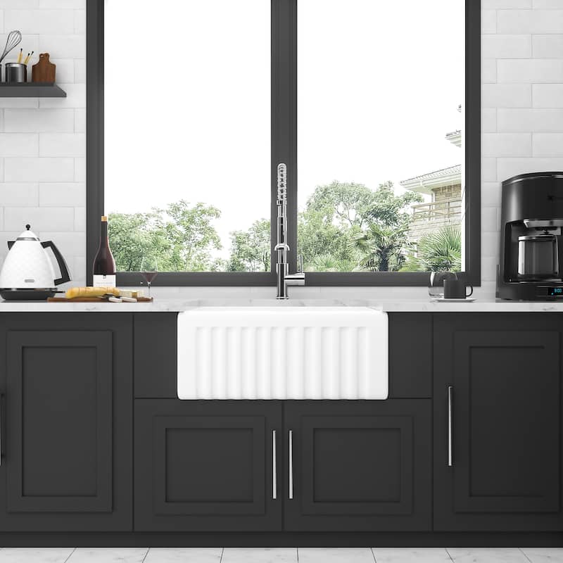 White Farmhouse Single Bowl Ceramic Kitchen Sink - 24'' x 18'' x 10''