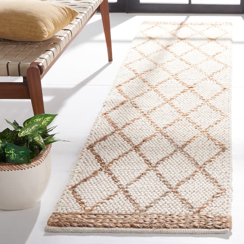 SAFAVIEH Handmade Natura Adorata Trellis Wool Rug - 2'3" x 8' Runner - Ivory/Natural - Runner