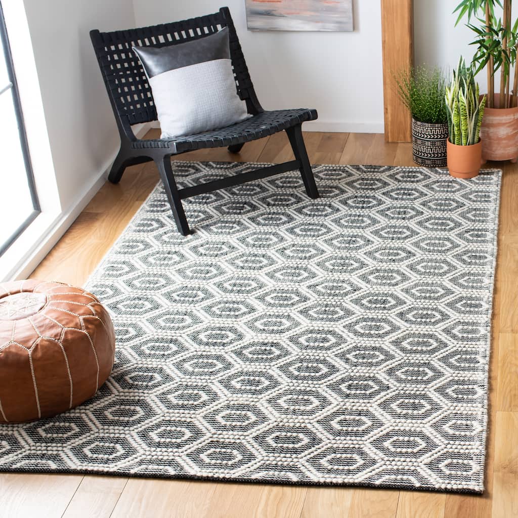 SAFAVIEH Handmade Natura Romea Wool Rug