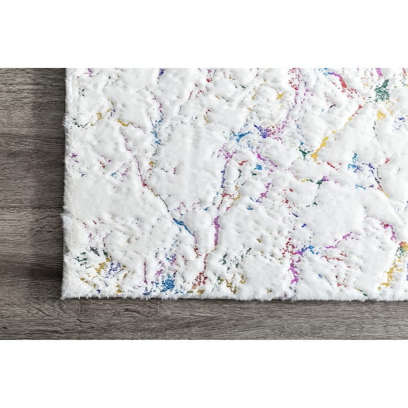 Chryso Collection Abstract Faux-Fur Rug with Foil