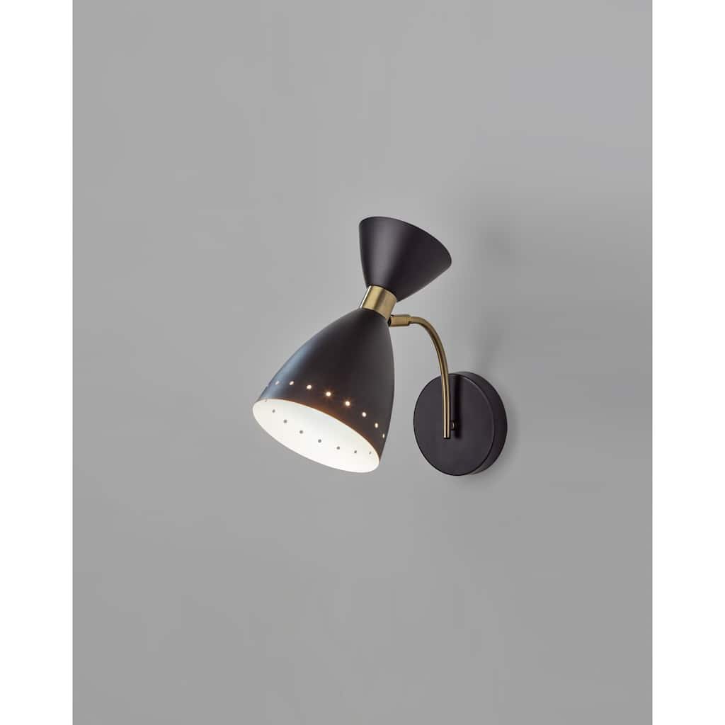 Oscar Wall Light