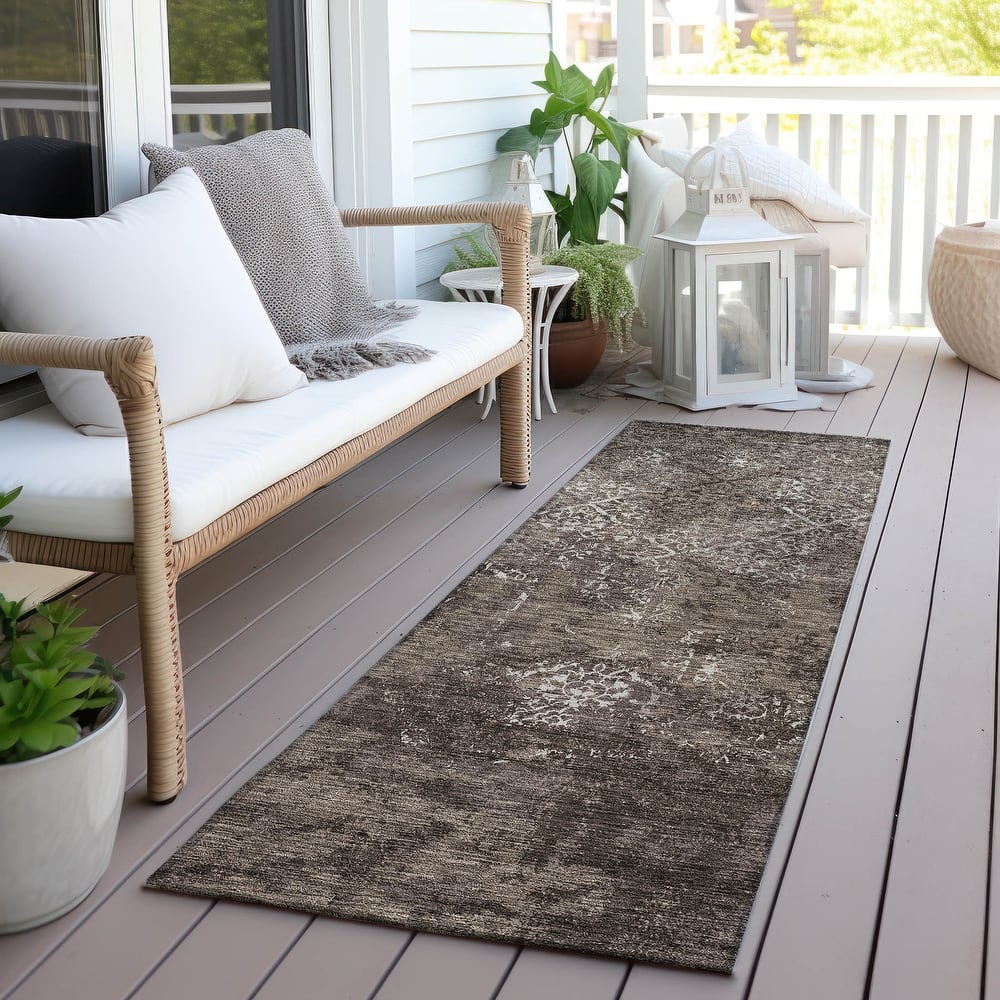 Machine Washable Indoor/ Outdoor Chantille Distressed Traditional Rug