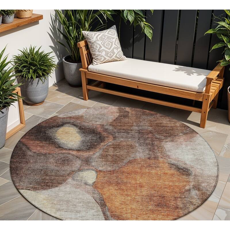 HomeRoots Abstract Transitional Rectangle Outdoor Rug - 8' Round