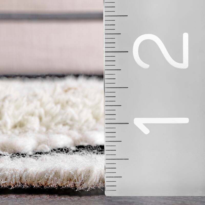 Nuloom Yara Shaggy Helix Diamonds Area Rug