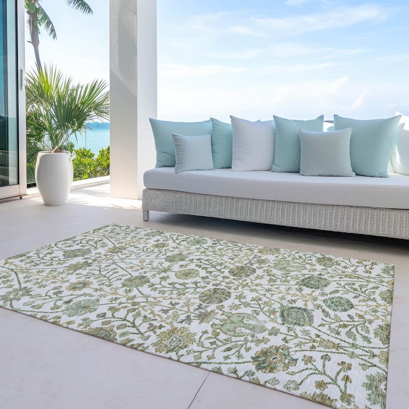 Machine Washable Indoor/ Outdoor Traditional Kashan Chantille Rug