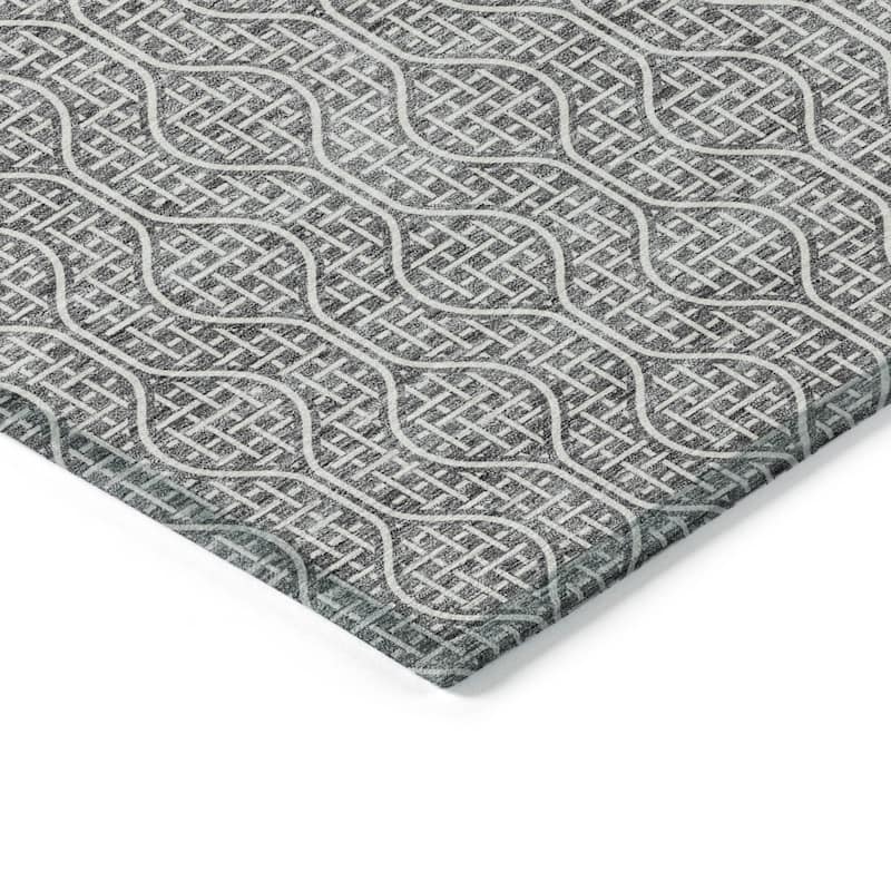 Machine Washable Indoor/ Outdoor Chantille Criss Cross Geo Rug