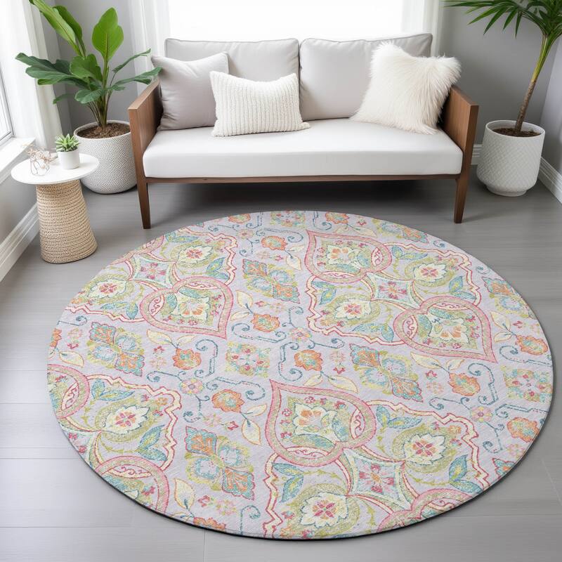 Machine Washable Indoor/Outdoor Traditional Spades Chantille Rug