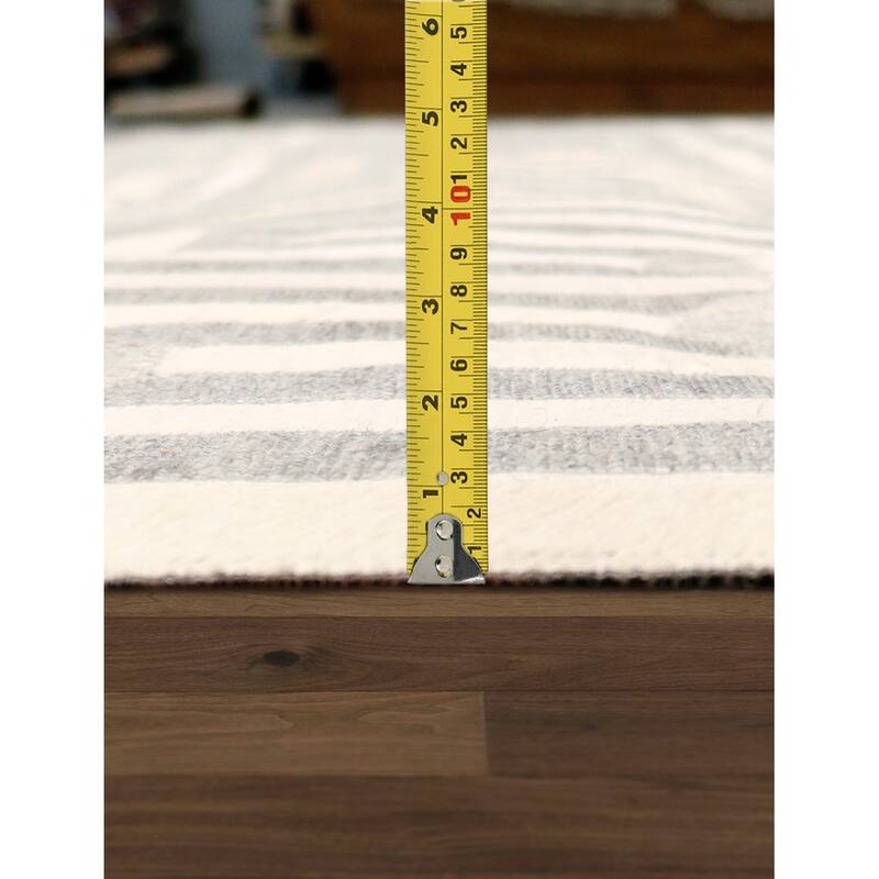 Pasargad Home Galaxy Cowhide & Sari Silk Ivory/Silver Area Rug