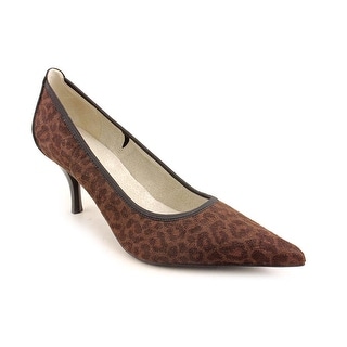 tahari dottie pumps