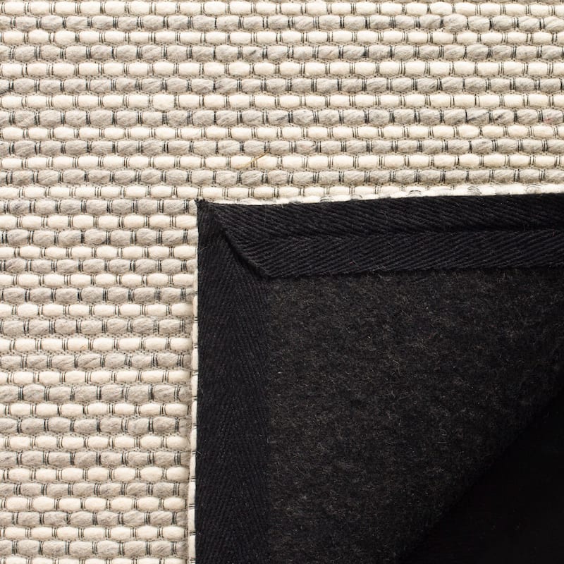 SAFAVIEH Handmade Natura Refiqe Wool Rug