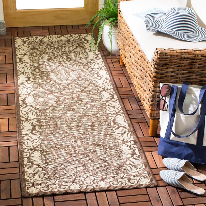 SAFAVIEH, Courtyard Foelke Indoor/ Outdoor Patio Backyard Rug